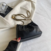 Dauvélia / Chain Shoulder Bag